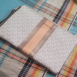 NWOT Michael Kors White and Tan Clutch/Pouch
